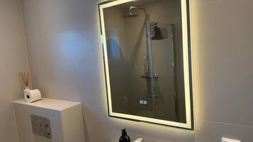 Shared Dormitory, 1 Bedroom | Bathroom