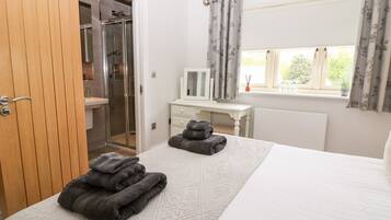 4 bedrooms, free WiFi, individually decorated, individually furnished