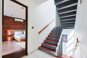 Interior - Alaya Stays Liv Regalia Apartments (Marra)