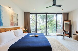 Deluxe Villa | In-room safe, iron/ironing board, free WiFi