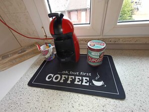 Coffee and/or coffee maker - Cozy abode close to all services, historic center, fairgrounds and Hospital (Ferrara)