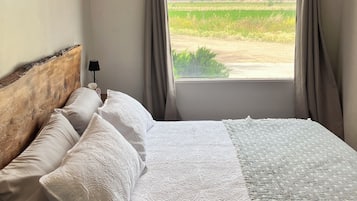 1 slaapkamer, een strijkplank/strijkijzer, gratis wifi, beddengoed