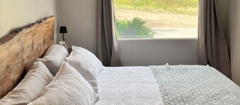 Quiet Studio Cabin-  with farm and mountain vistas between  Lovell & Cowley WY,