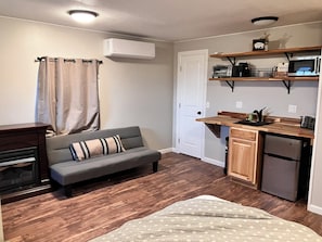 Smart TV, fireplace