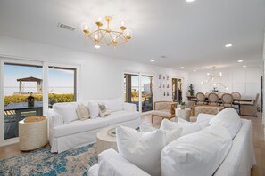 Smart TV, books, printers - THE BAYFRONT HAVEN Private Dock Sauna Pet-Friendly Luxury Destin 30A Retreat (Santa Rosa Beach)