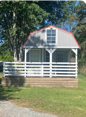 Tranquil 1-bedroom Tiny House with AC in Jesup