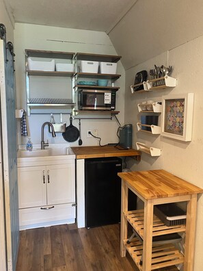 Private kitchen - Tranquil 1-bedroom Tiny House with AC in Jesup (Jesup)