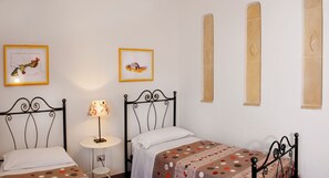 Room - Myrtle cottage 300 meters from the sea with garden and 2 full bathrooms. (Santa Cesarea Terme)