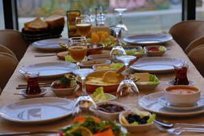 Daily cooked-to-order breakfast for a fee - Gelevera Park Hotel Spa Restaurant (Espiye)