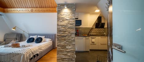 Apartment | Individually decorated, individually furnished, free WiFi, bed sheets