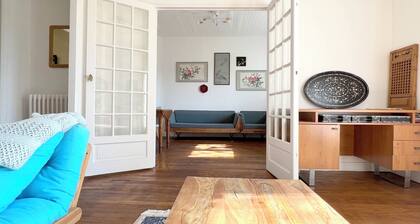 Peaceful Family Home, Garden & Patio & Private Parking, Visit Disney & Paris