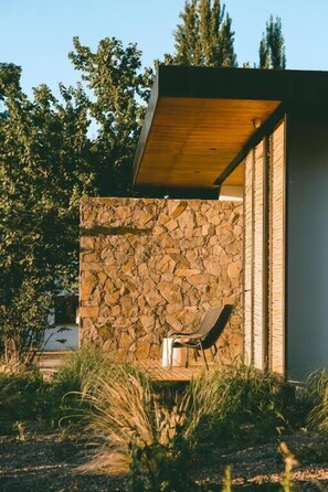 Deluxe kamer, 1 twee- of 2 eenpersoonsbedden, uitzicht op wijngaard | Terrein van de accommodatie