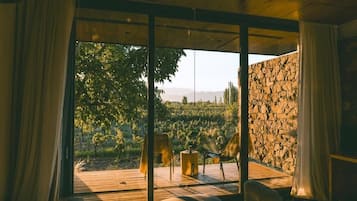 Deluxe Double or Twin Room, Vineyard View | Interior