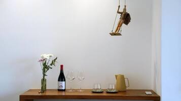 Deluxe Double or Twin Room, Vineyard View | Interior