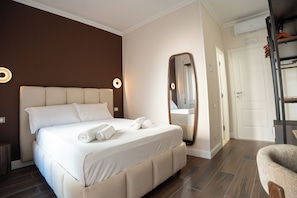 Minibar, in-room safe, desk, blackout drapes