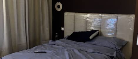 In-room safe, desk, blackout drapes, WiFi (free)