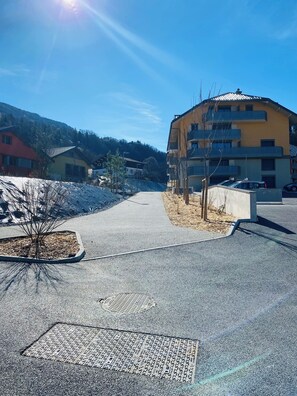 Property grounds - St Gervais Le Fayet Luxury 2 bedroomed apartment with exceptional views! Terrace (Saint-Gervais-les-Bains)
