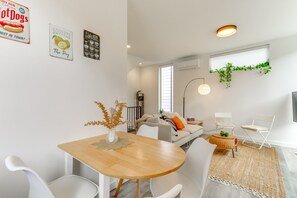 Interior - Perch - Modern Queen Anne Retreat with Rooftop & Guitar (Seattle)