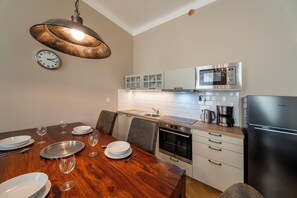 Private kitchen - DOWONTON - 2 Room Large Apartment (Praha)