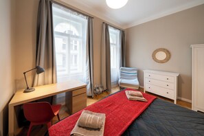 1 bedroom, in-room safe, desk, iron/ironing board - DOWNTOWN - 2 Room Large Apartment (Praha)