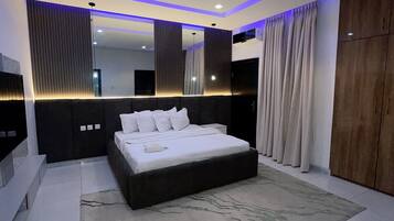 Apartamento superluxo, sacada, vista para a cidade | Wi-Fi de cortesia
