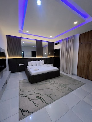Luxury Apartment, Balcony, City View | Free WiFi - L Rina Apartment (Lekki)