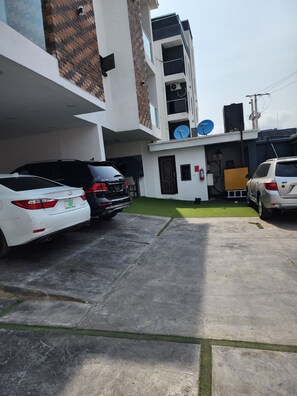 숙박 시설 구내