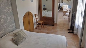 Room - Vrbo Property (Les Portes-en-Ré)