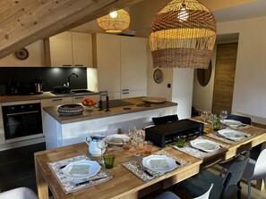 Fridge, microwave, oven, stovetop - Modern apartment with parking - 8 guests (Arâches-la-Frasse)