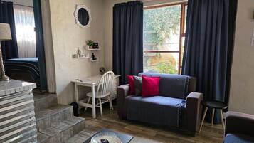 House, 1 Bedroom, Accessible, Smoking | Living room