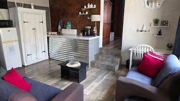 House, 1 Bedroom, Accessible, Smoking | Living room