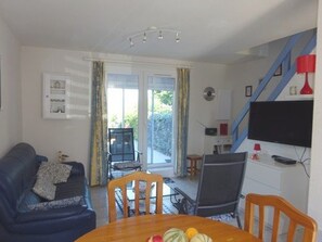 Living area - Comfy villa with AC, lake view - 5 guests (Le Barcarès)