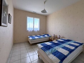 Room - Villa with private pool and AC - 6 guests (Torreilles)