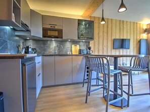Kühlschrank, Mikrowelle, Geschirrspüler