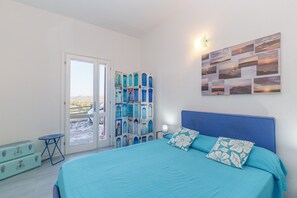1 bedroom, bed sheets - Holiday Home 'Turchese' with Sea View (Posada)