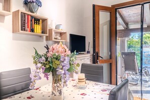 Interior - Villetta Paradiso: private terrace, private garden, and air conditioning (San Teodoro)