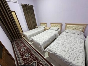 Economy Triple Room - Siyob Hotel & Hostel (Samarkand)