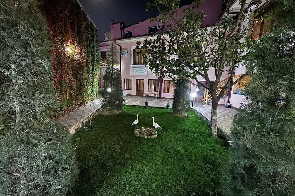 Siyob Hotel & Hostel
