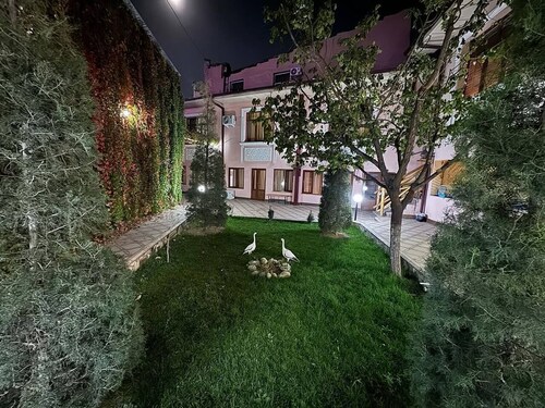 Siyob Hotel & Hostel