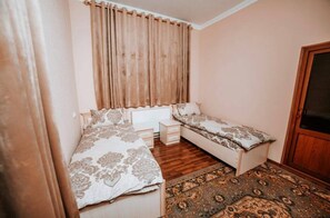 Basic Double Room, Garden View - Siyob Hotel & Hostel (Samarkand)