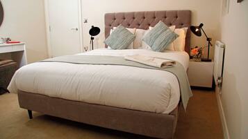 2 bedrooms, desk, iron/ironing board, travel cot