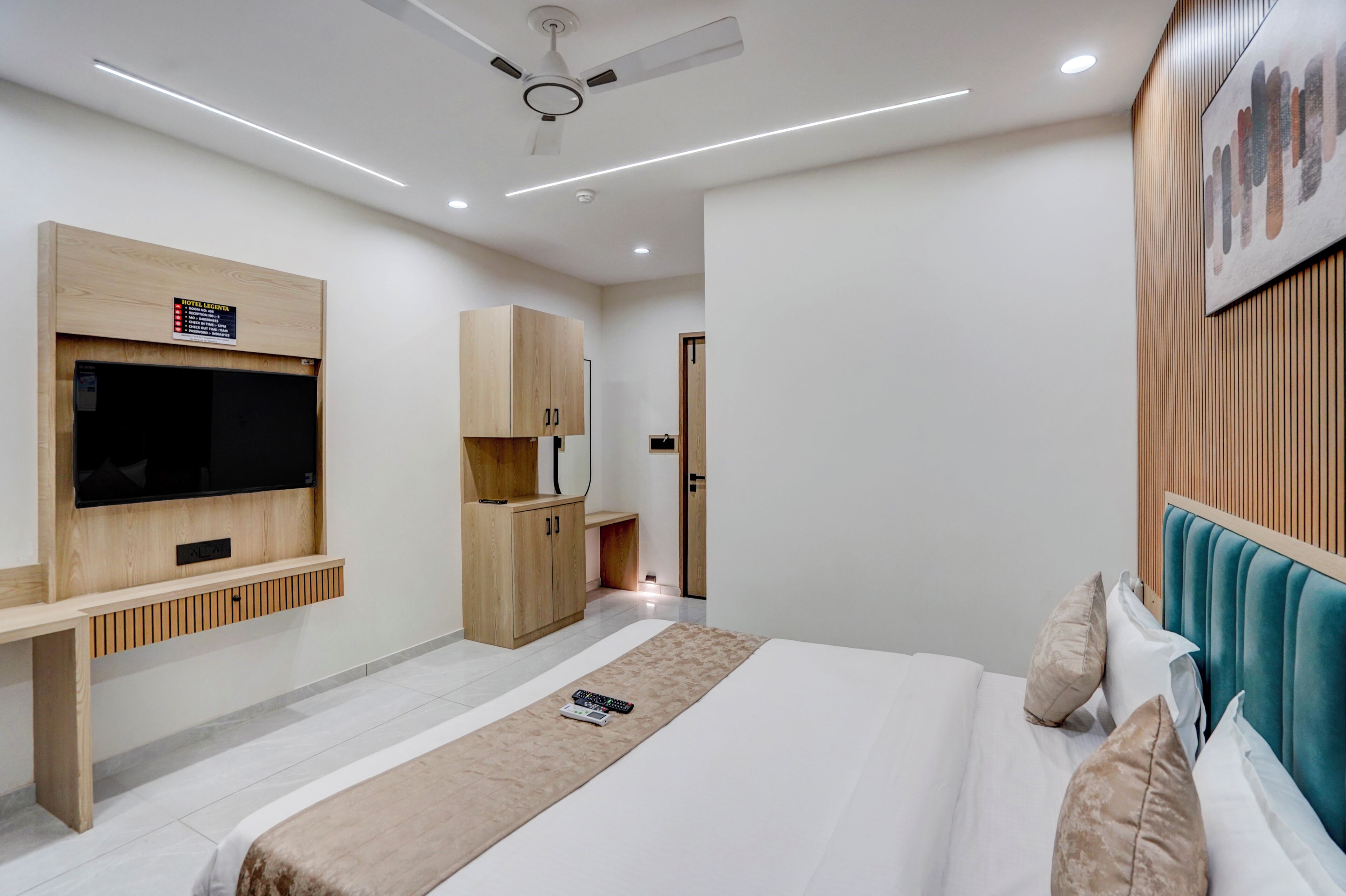 Deluxe Double Room, City View | In-room safe, desk, laptop workspace, iron/ironing board