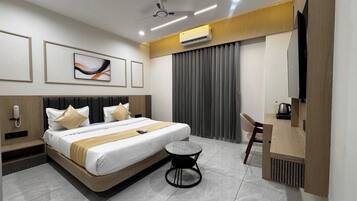 Deluxe Double Room, City View