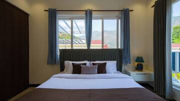 Luxury Villa, Garden View