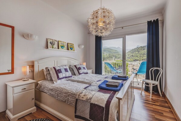Room - Neptuno 3: Stunning Sea Views Apartment in Port de Soller w/AC (Port de Sóller)