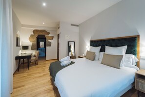 Deluxe Double Room, Balcony, Garden View - Hotel Palacio de Arriba (MIERES)