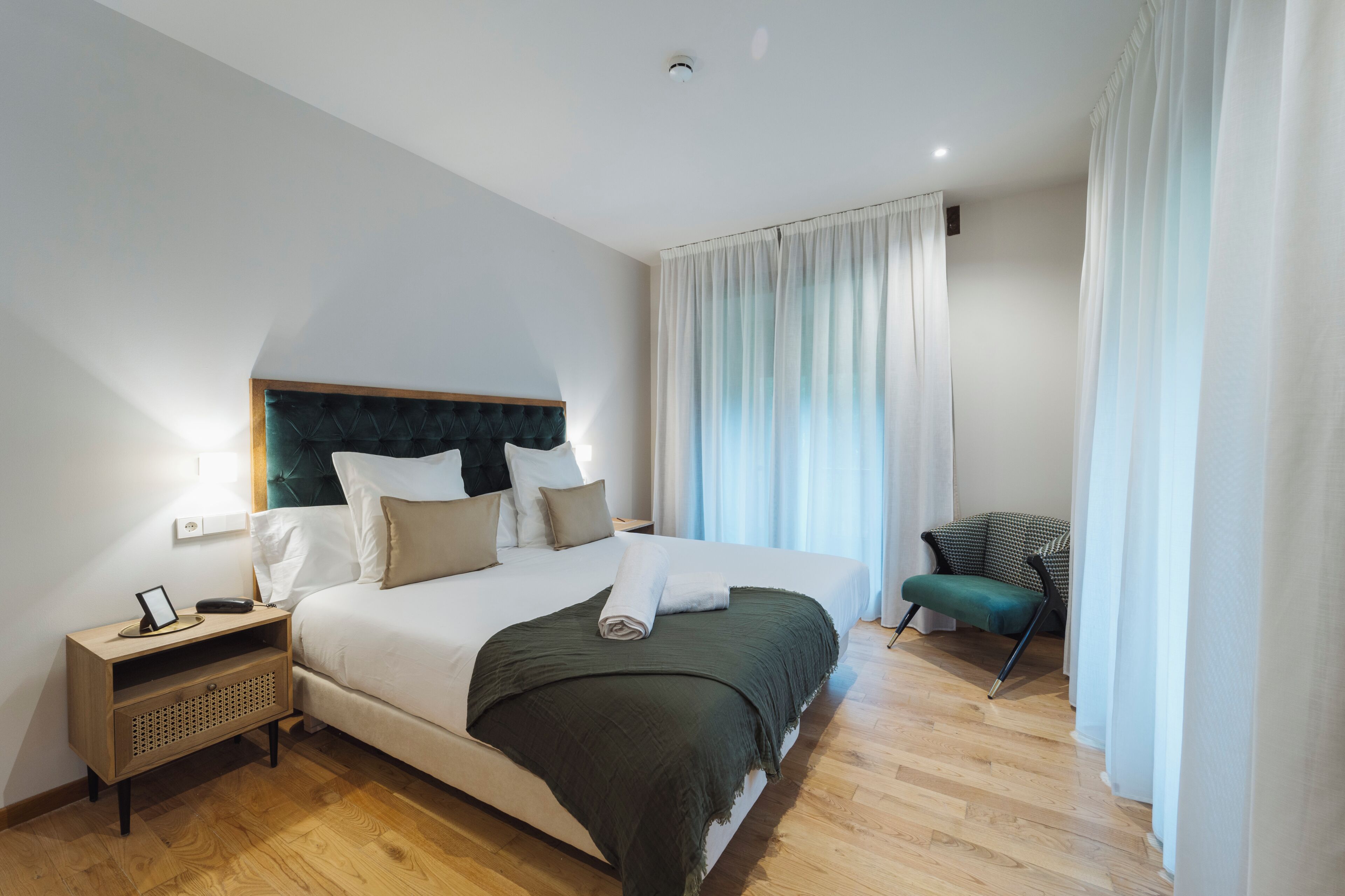 Premium bedding, minibar, in-room safe, desk