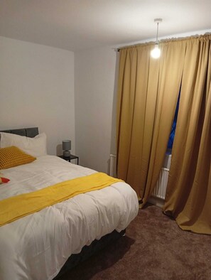 3 bedrooms, WiFi, bed sheets, wheelchair access - The Linwood Terrace (Eastwood)