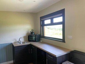 Private kitchen - Craigengillan Mini Lodge (Dalmellington)