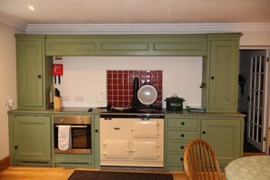 Fridge, microwave, oven, stovetop - Find Me Out - Craigengillan Estate (Dalmellington)